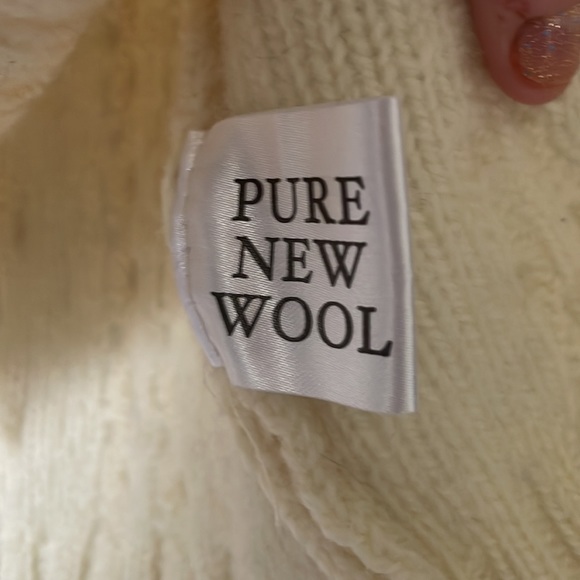 NWOT Aran Islands Knitwear Cream Sweater - Picture 3 of 4